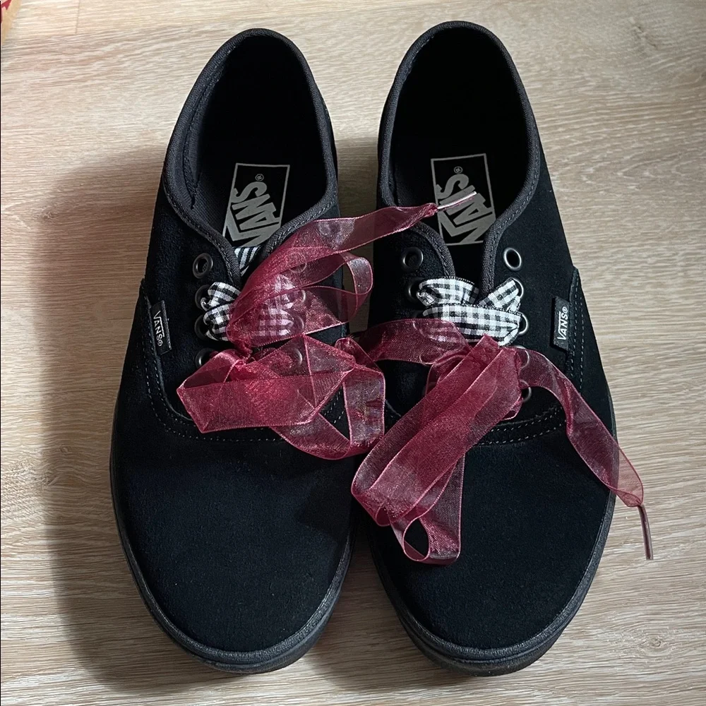 New with box Vans suede authentic lowpro - Picture 3 of 9